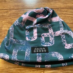 Ski women’s fleece lined winter /ski hat beanie Green and pink GUC